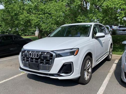 2025 Audi Q7 45 Premium Plus
