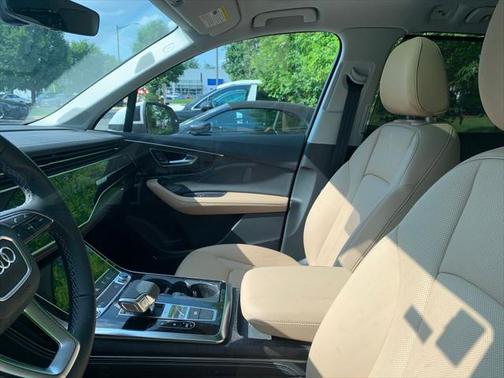 2025 Audi Q7 45 Premium Plus
