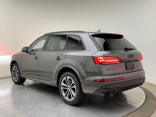 2025 Audi Q7 45 Premium