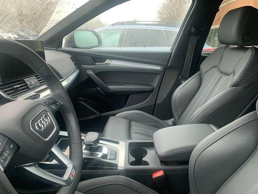 2024 Audi Q5 45 S line Premium Plus