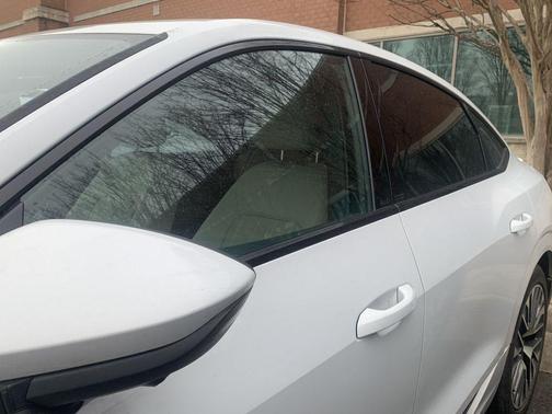 2024 Audi Q8 e-tron Premium Plus