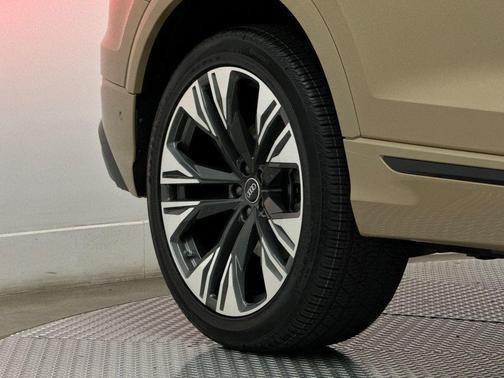 2025 Audi Q8 55 Premium Plus