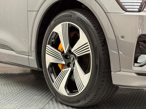 2023 Audi e-tron Premium Plus quattro