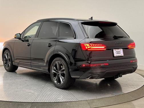 2026 Audi Q7 55 Premium Plus