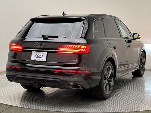 2026 Audi Q7 55 Premium Plus