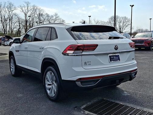 Pure White 2022 Volkswagen Atlas Cross Sport 3.6 V6 SE W/ TECHNOLOGY