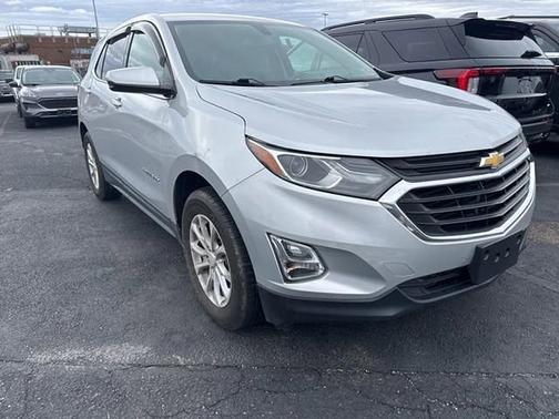 Silver Ice Metallic 2018 Chevrolet Equinox LT W/1LT