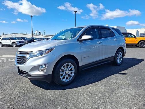 Silver Ice Metallic 2018 Chevrolet Equinox LT W/1LT