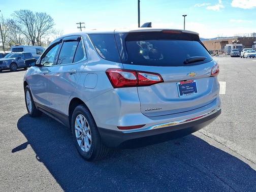 Silver Ice Metallic 2018 Chevrolet Equinox LT W/1LT