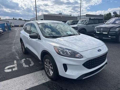 OXFORD WHITE 2022 Ford Escape SE