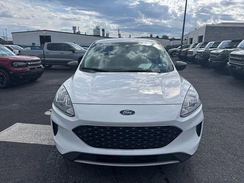 OXFORD WHITE 2022 Ford Escape SE