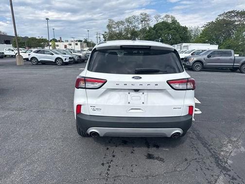 OXFORD WHITE 2022 Ford Escape SE