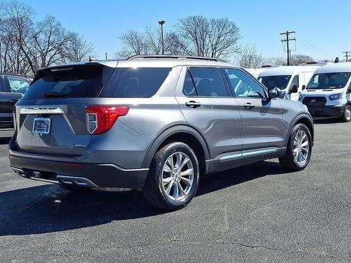 CARBONIZED GRAY METALLIC 2023 Ford Explorer XLT