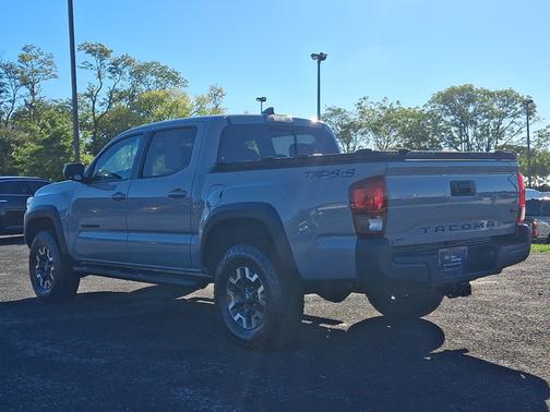 Cement 2019 Toyota Tacoma TRD OFF ROAD