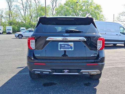 AGATE BLACK METALLIC 2023 Ford Explorer XLT
