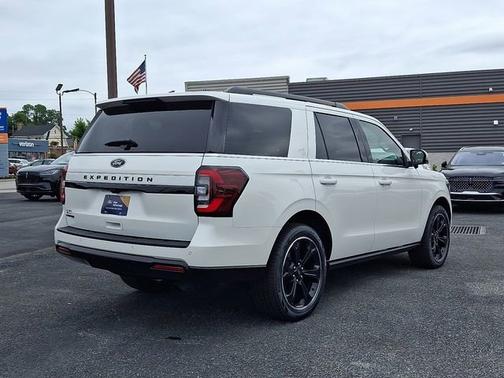 STAR WHITE MET TRI-COAT 2024 Ford Expedition LIMITED