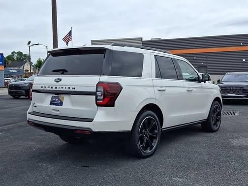 STAR WHITE MET TRI-COAT 2024 Ford Expedition LIMITED