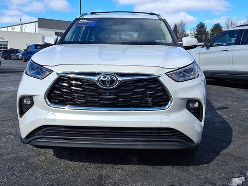 2022 Toyota Highlander LIMITED