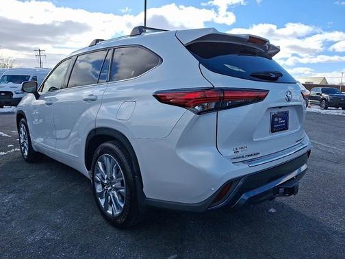 2022 Toyota Highlander LIMITED