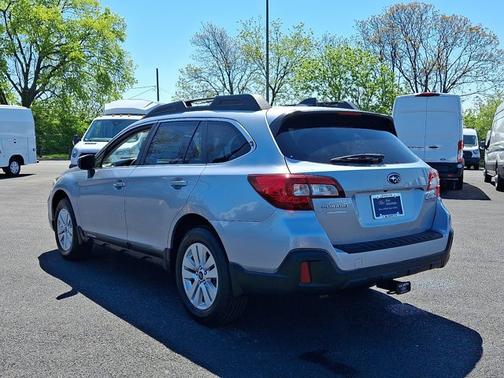 Ice Silver Metallic 2019 Subaru Outback 2.5I PREMIUM