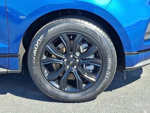 ATLAS BLUE 2024 Ford Edge SE