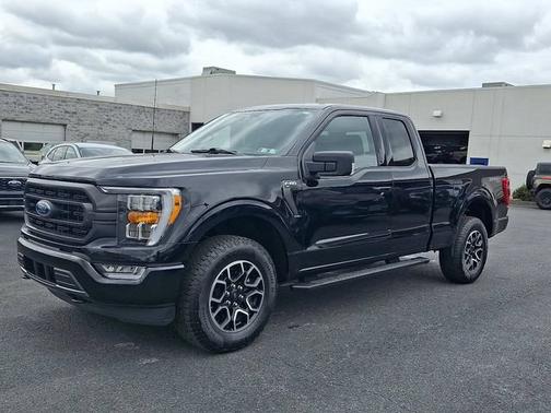 AGATE BLACK METALLIC 2023 Ford F-150 XLT