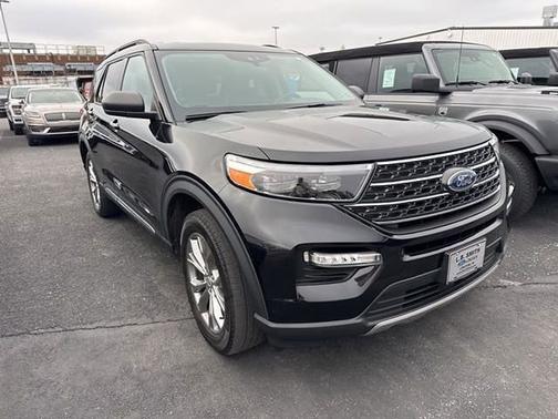 AGATE BLACK METALLIC 2023 Ford Explorer XLT