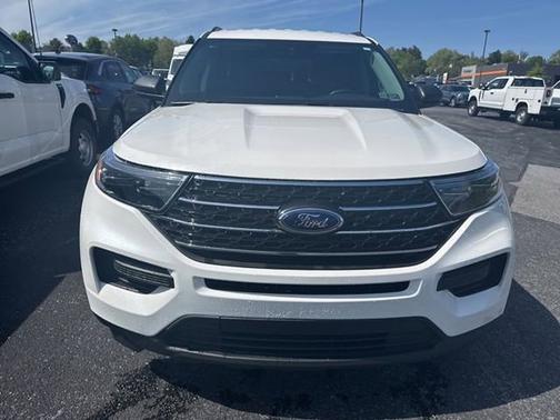 STAR WHITE MET TRI-COAT 2023 Ford Explorer XLT