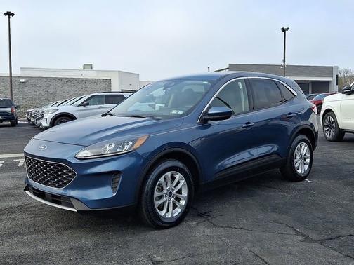 2020 Ford Escape SE