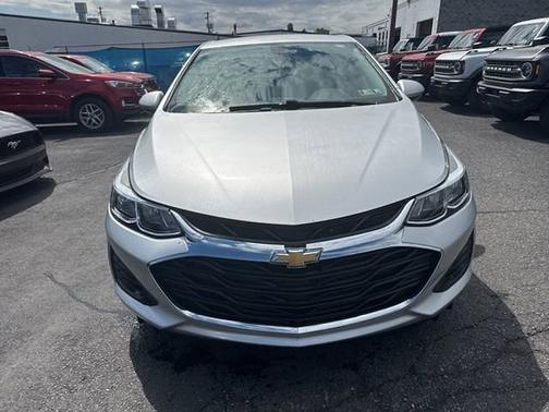 Silver Ice Metallic 2019 Chevrolet Cruze LS