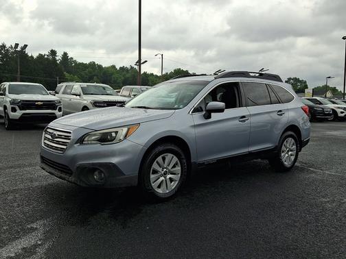 Ice Silver Metallic 2017 Subaru Outback 2.5I PREMIUM
