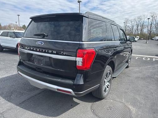 AGATE BLACK METALLIC 2022 Ford Expedition XLT