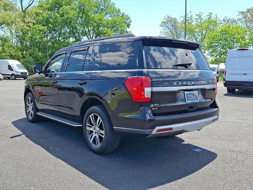 AGATE BLACK METALLIC 2022 Ford Expedition XLT