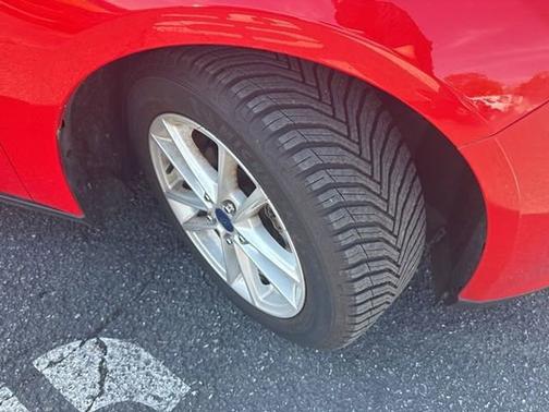 RACE RED 2017 Ford Focus SE