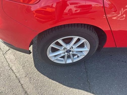 RACE RED 2017 Ford Focus SE
