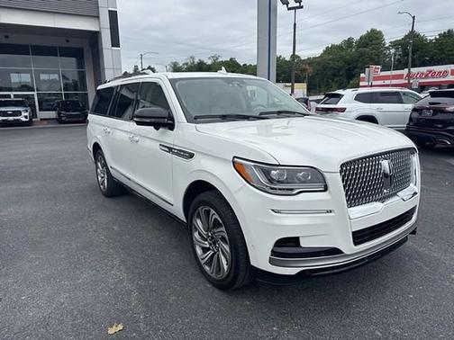 PRISTINE WHITE METALLIC 3C 2023 Lincoln Navigator L RESERVE