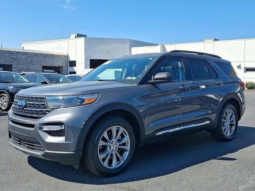 CARBONIZED GRAY METALLIC 2022 Ford Explorer XLT