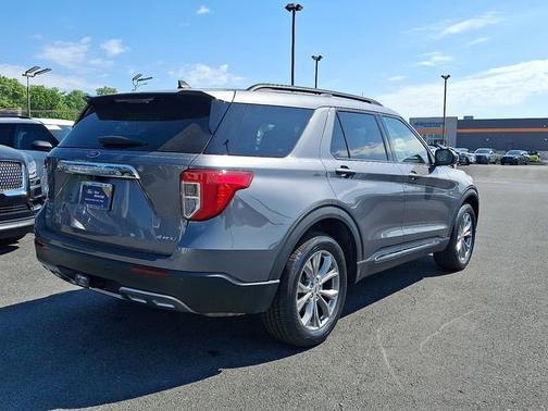 CARBONIZED GRAY METALLIC 2022 Ford Explorer XLT