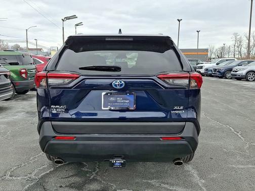 2021 Toyota RAV4 XLE