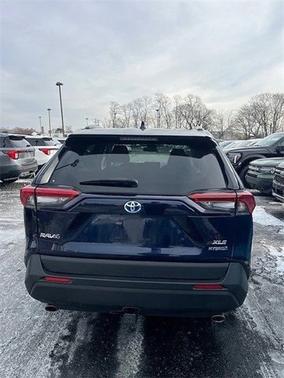 2021 Toyota RAV4 XLE