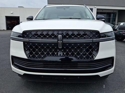 PRISTINE WHITE METALLIC 3C 2026 Lincoln Navigator RESERVE