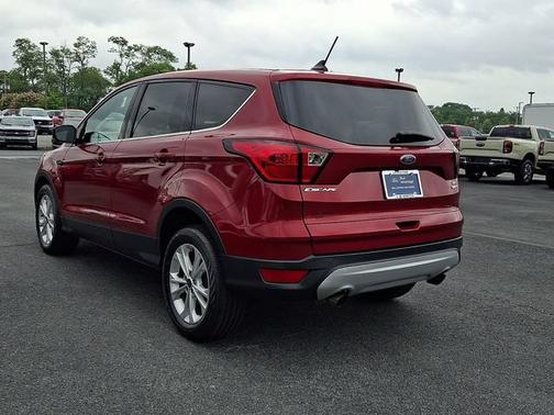 RUBY RED METALLIC TINTED CC 2019 Ford Escape SE