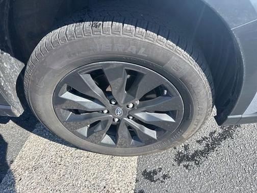 Ice Silver Metallic 2024 Subaru Outback ONYX EDITION