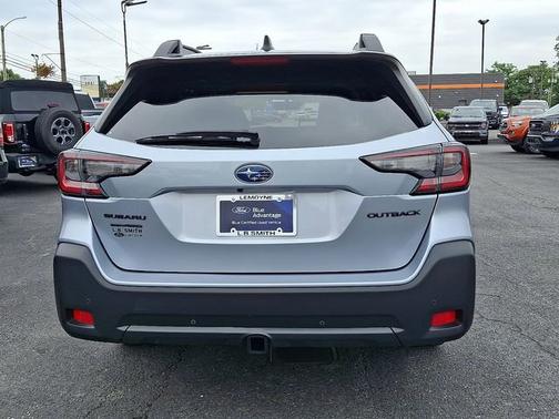 Ice Silver Metallic 2024 Subaru Outback ONYX EDITION