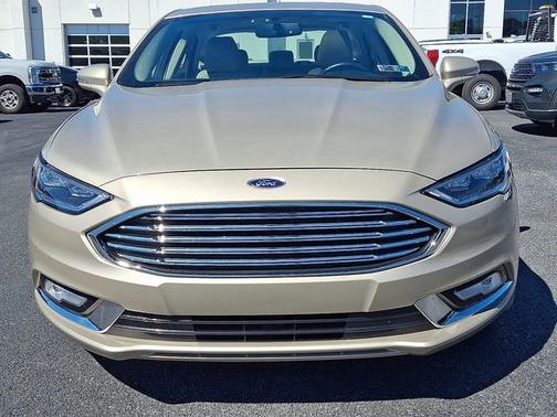 WHITE GOLD 2017 Ford Fusion SE