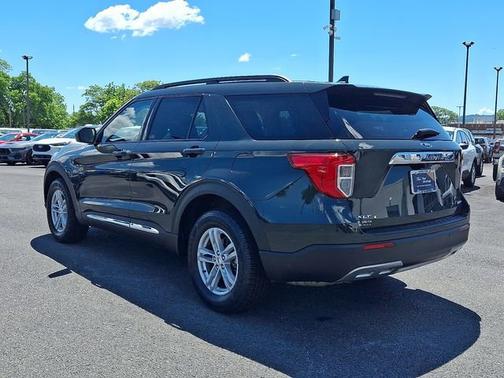 FORGED GREEN METALLIC 2022 Ford Explorer XLT