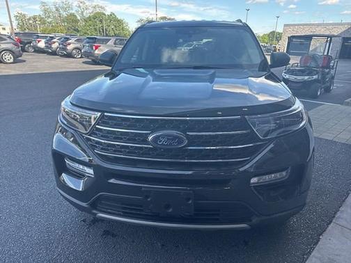 FORGED GREEN METALLIC 2022 Ford Explorer XLT