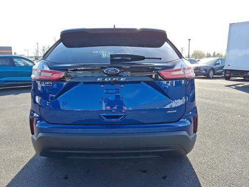 ATLAS BLUE 2023 Ford Edge SE