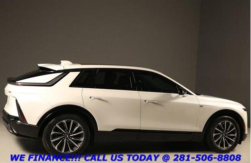 Crystal White Tricoat 2024 Cadillac LYRIQ V