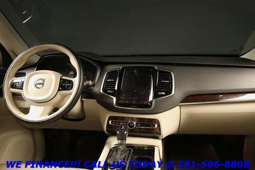 2016 Volvo XC90 T6 Momentum